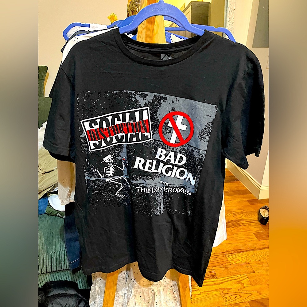 Black Social Distortion x Bad Religion Graphic Tee - NWOT, size M, unisex tee